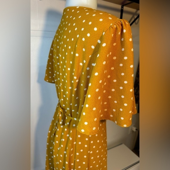 Size 6 polkadot, midi, button-down dress, mustard, yellow V-neck waist. ASOS - Picture 7 of 11